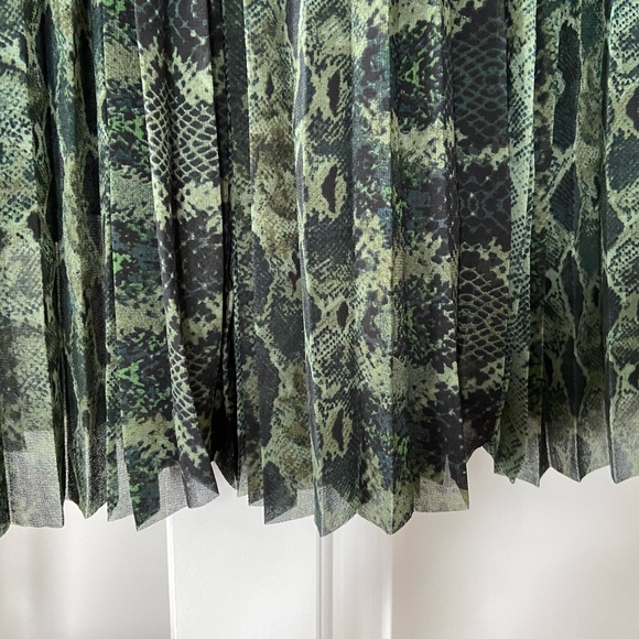 Wilfred Green Snake Print Dress - Picture 5 of 5